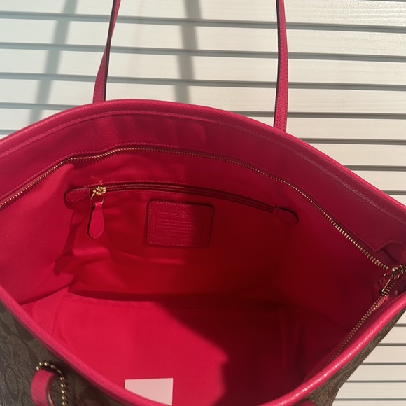 NWOT Coach Signature Taupe/Pink Zip Tote with three inside pockets 18”Wx 10.5”H - Picture 10 of 10